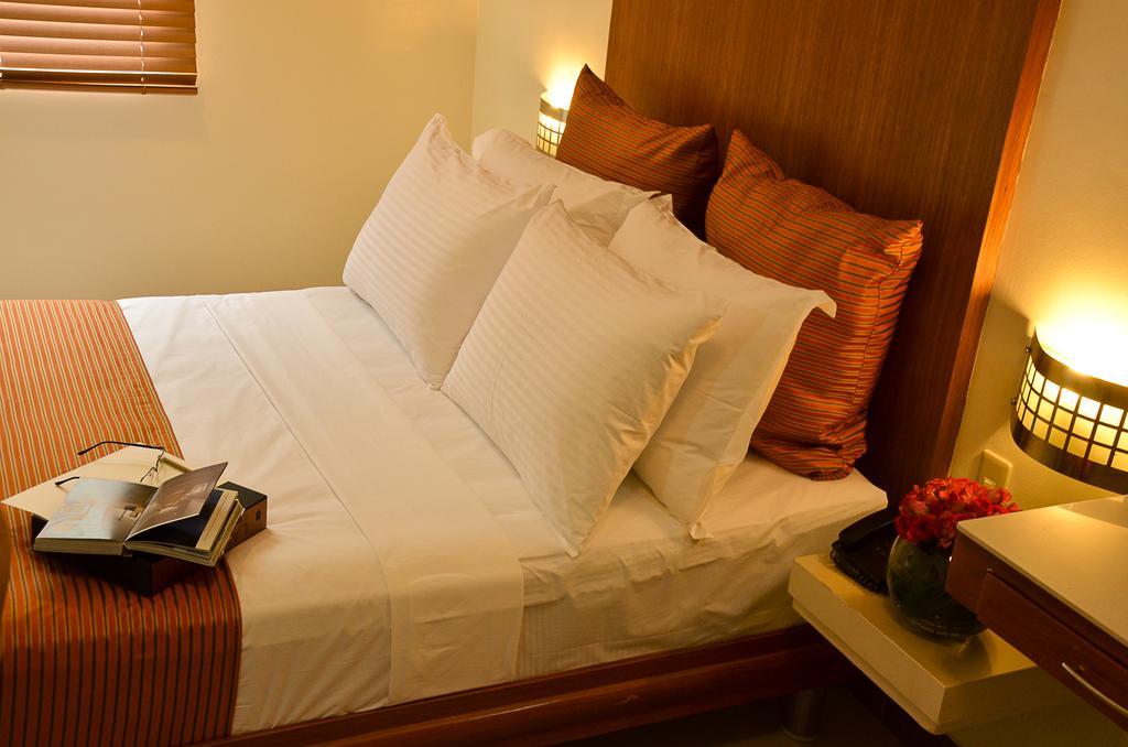Pghi Hotel 奎松市 外观 照片