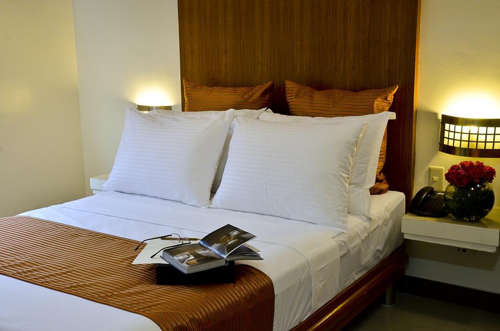Pghi Hotel 奎松市 外观 照片