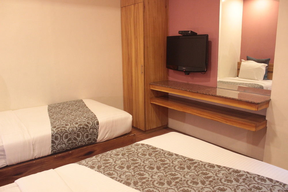Pghi Hotel 奎松市 外观 照片